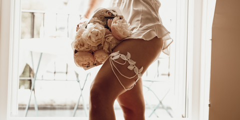 what does the wedding garter symbolize?