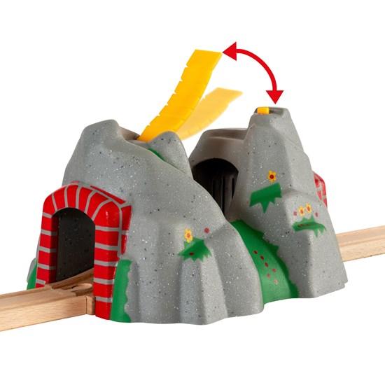 brio adventure tunnel 33481