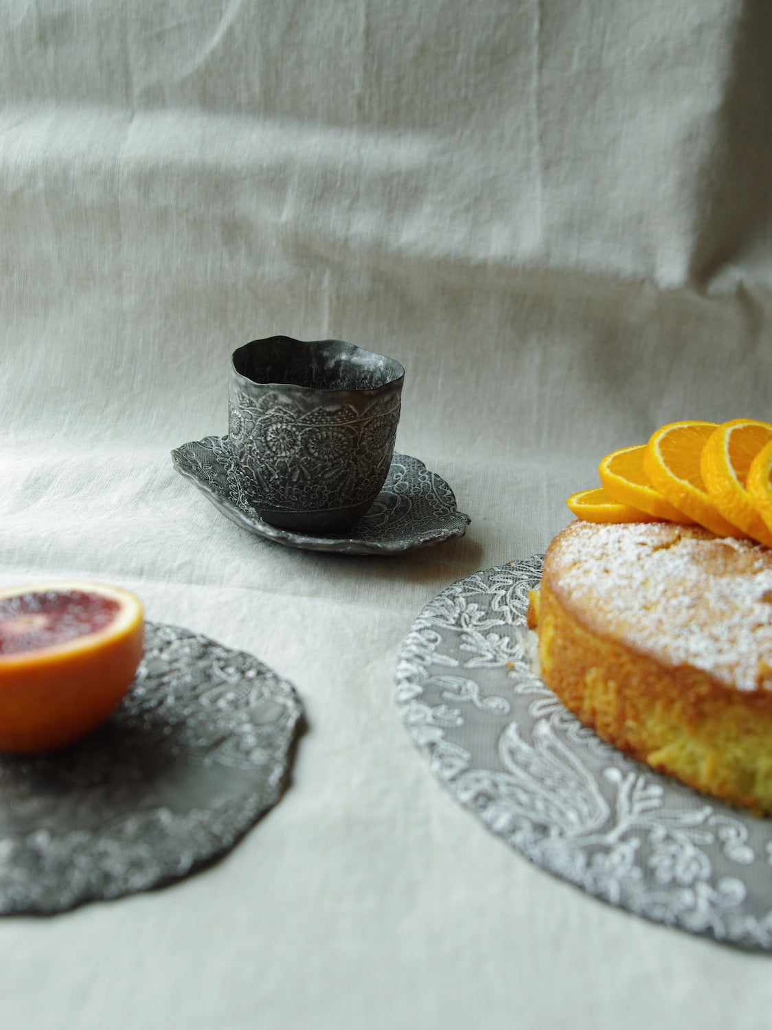 Lace pattern ceramic tableware serving fruit and cake