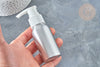 Botella de aluminio cepillado con dispensador de bomba de plástico, botella cosmética casera, 8,2x3,4cm 30ml X1 G2138