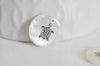 Pendentif rond nacre tortue, pendentif tortue,coquillage blanc,coquillage naturel,création bijoux,16mm,1 trou-G1068