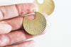 Pendentifrond strié laiton brut 2 anneaux, une médaille ronde dorée sans nickel en laiton brut,32x35mm,lot de 2, G3181