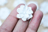 Cabochon fleur résine blanche nacrée, fève fleur, fleur résine époxy,23-24mm, lot de 2, G4388-Gingerlily Perles
