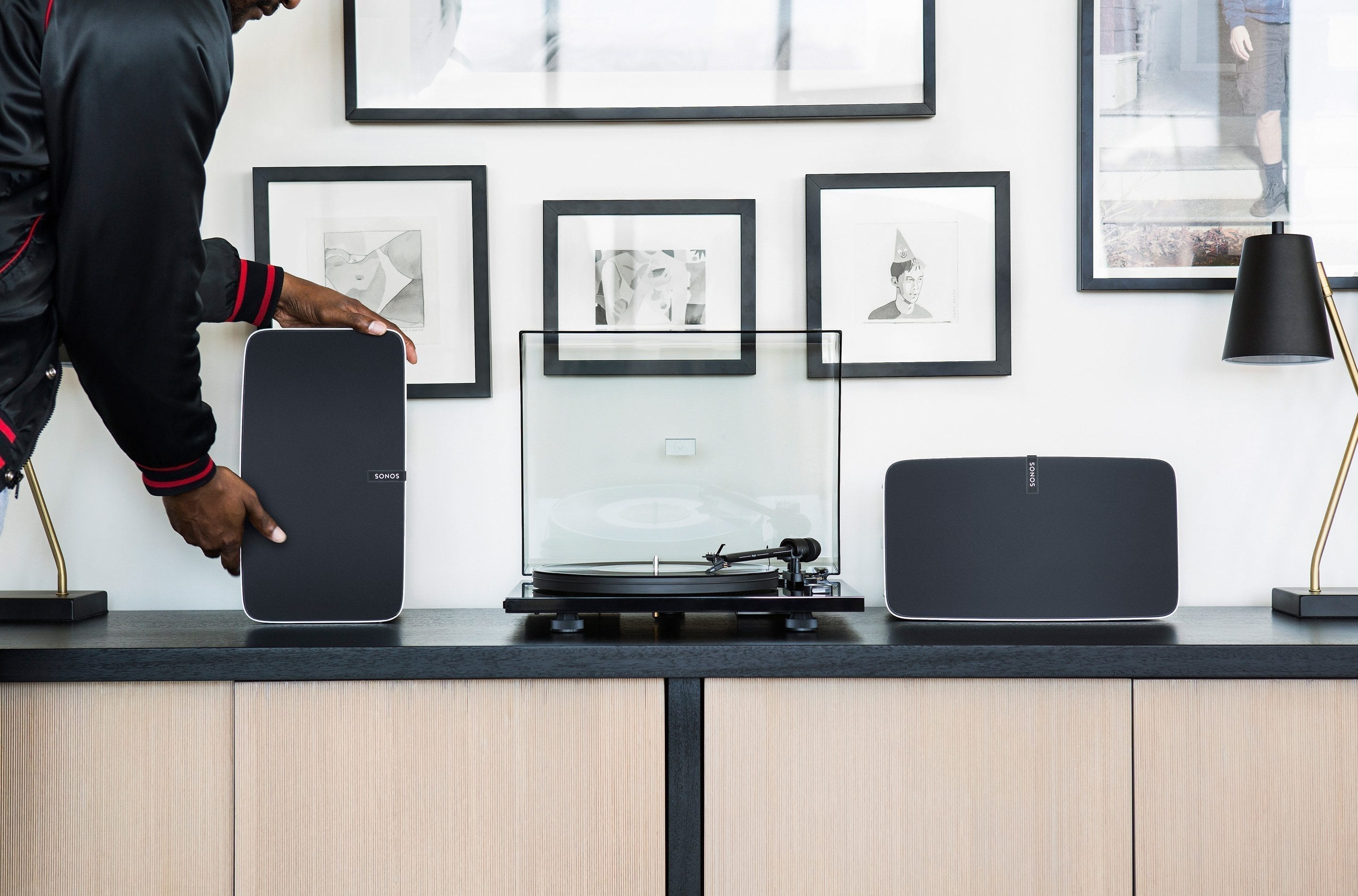 Sonos Play 5 with record player