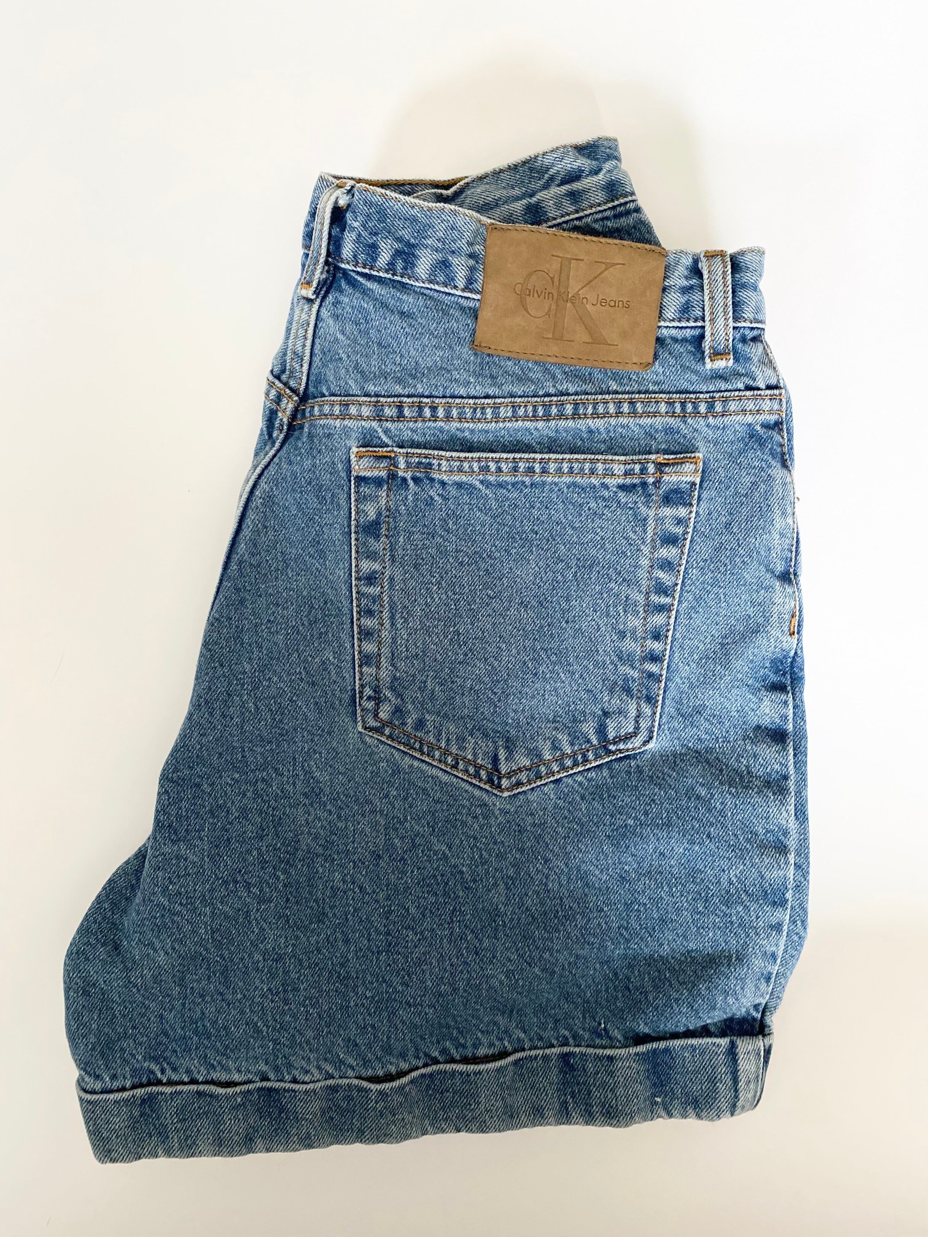 Vintage Calvin Klein shorts waist size 30 – Shop Clothing Compass