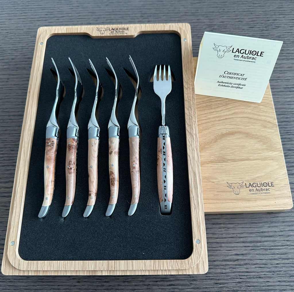 Laguiole en Aubrac 12 piece Cutlery Set Snakewood handle