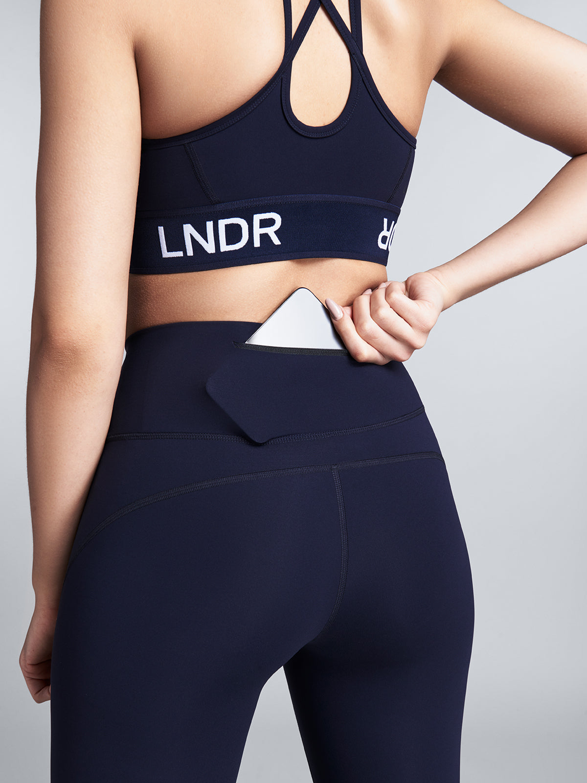 THE STREAMLINE 7/8 Legging Navy – LNDR