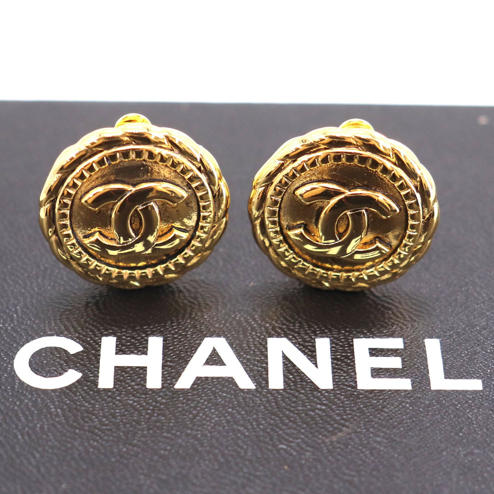 chanel earrings circle