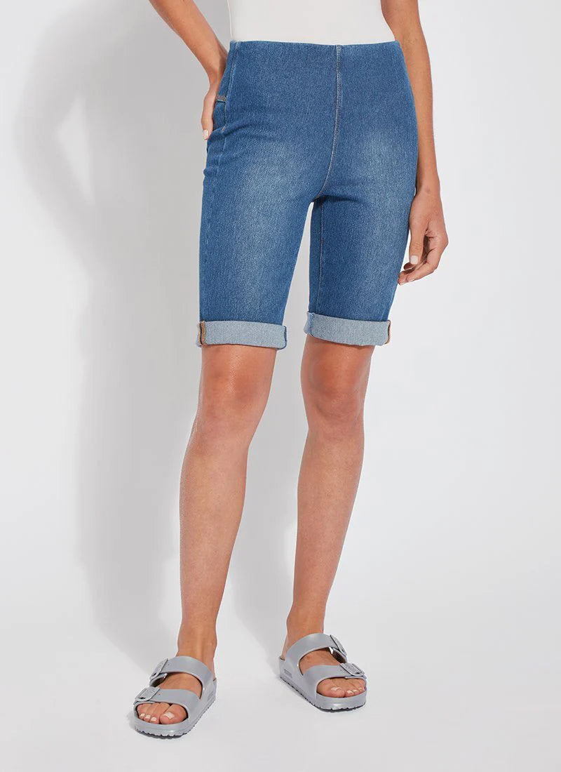 Denim Boyfriend Short in Mid Wash