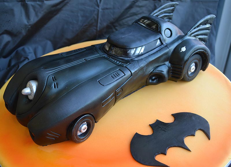 Batman (1989) Batmobile Cake, via Chicks Love the Car