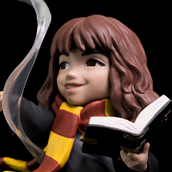 QMX_WB_Hermione_First_Spell_988x988_02_grande.jpg?v=1538591107