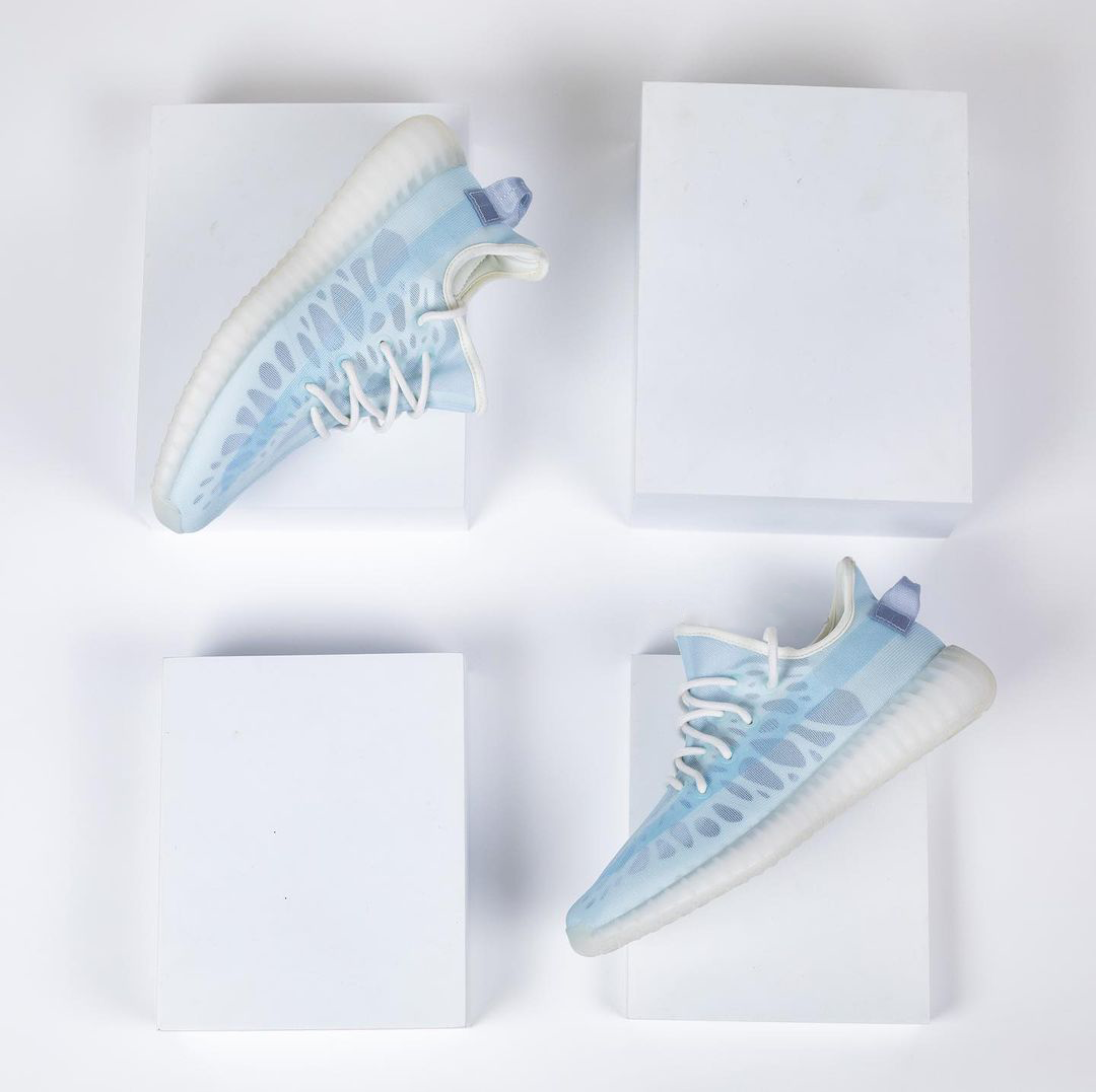 Yeezy Boost 350 V2 monopack Ice