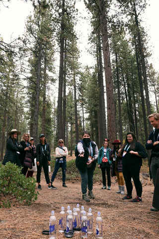 Minus33 attends Outdoor Media Summit, Minus33 participates in scavenger hunt