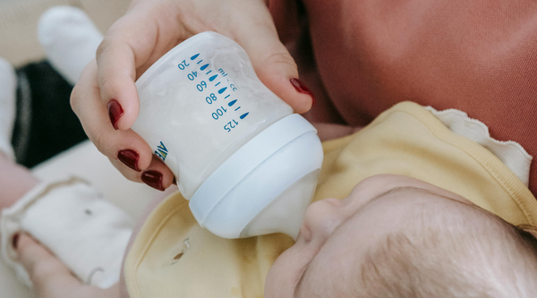 baby feeding bottle