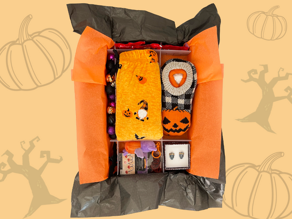 make your own halloween gift box using the disguise the surprise gift box dividers, halloween fun for kids, halloween gift ideas for kids, halloween gifts for kids, diy halloween gift box, halloween gift wrapping ideas, unique halloween gift for kids, halloween college care box, halloween gift for teen, make a box like this for your teenager for halloween