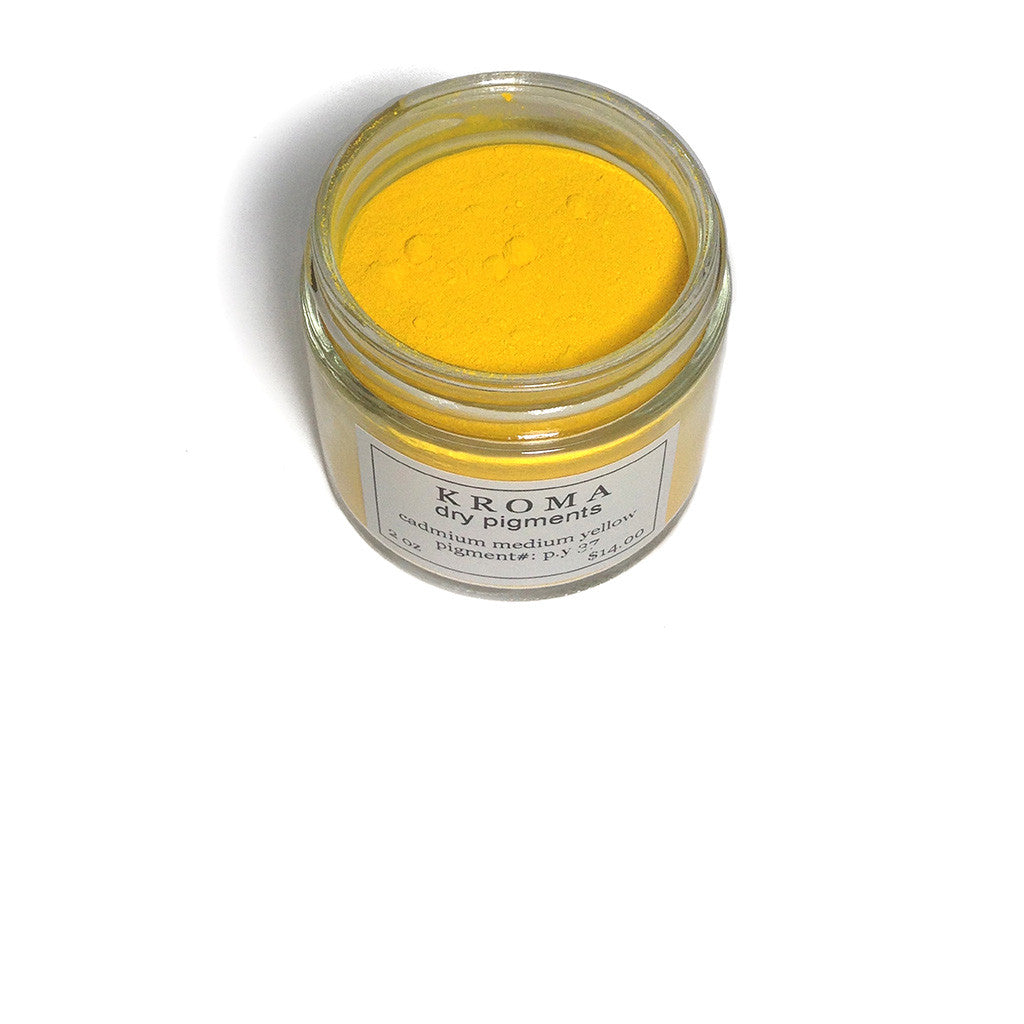 Cadmium yellow medium какой цвет