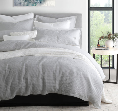 Can a King Comforter Fit On a Queen Bed?