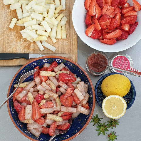 Spargel Erdbeer Salat mit Senfvinaigrette Senf Pauli