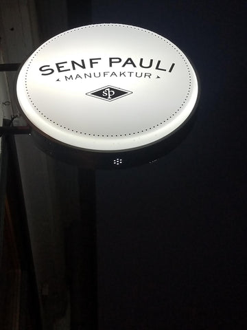 Senf Pauli Aussenschild