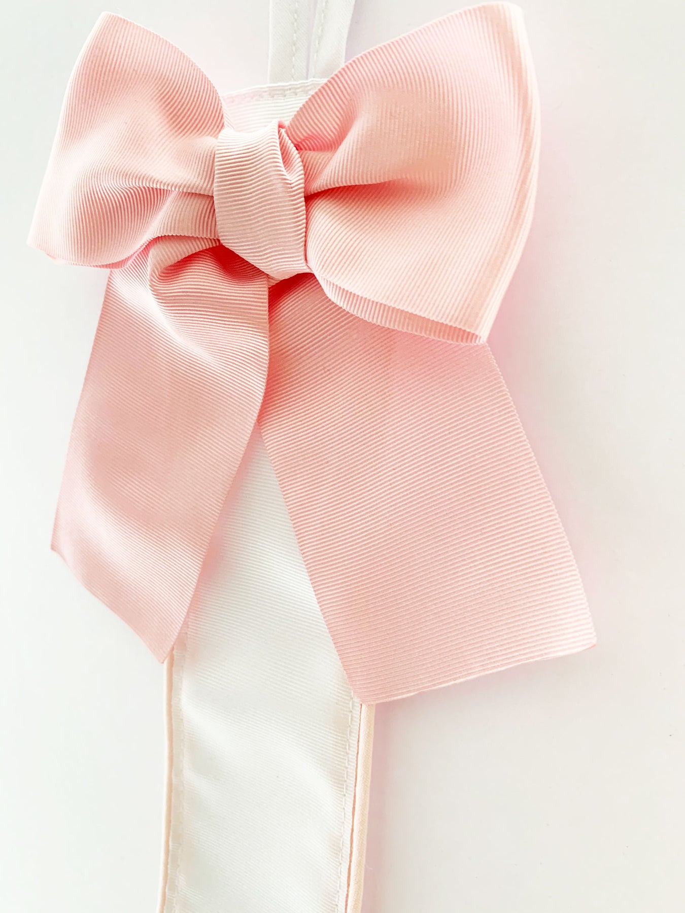 Bibie Bow Holder - Grand Millenenial-esque – Belles & Beaux®