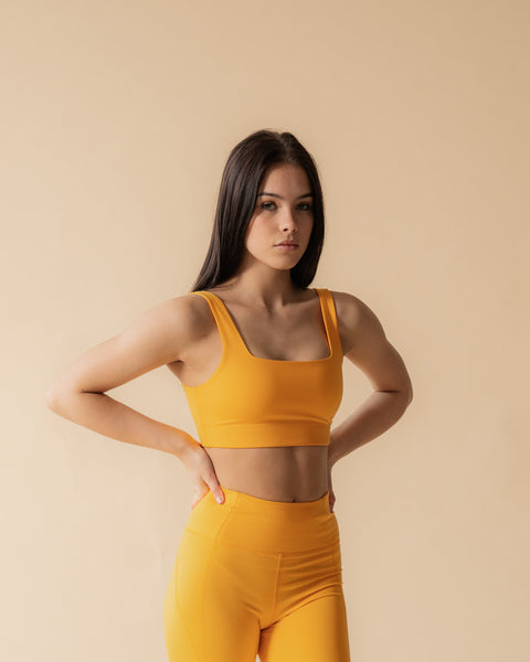 Girlfriend Collective TOMMY SQUARE NECK - Medium support sports bra -  golden glow/yellow 