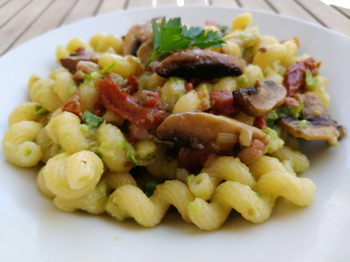 Pasta with Avocado and Mushroom sauce – 