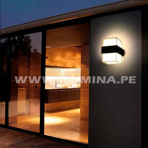 LÁMPARA DE EXTERIOR PARA PARED EN TECNOLOGÍA LED. VENTA DE LAMPARAS ARBOTANTES DE EXTERIOR PARA ILUMINAR TERRAZAS O FACHADAS DE EDIFICIO. ILUMINACION MODERNA PARA ILUMINAR PAREDES QUE SOPORTEN LA HUMEDAD SALITRE POLVO CON CODIGO PROTECCION IP65 IP66 IP67 EN LUZ CALIDA