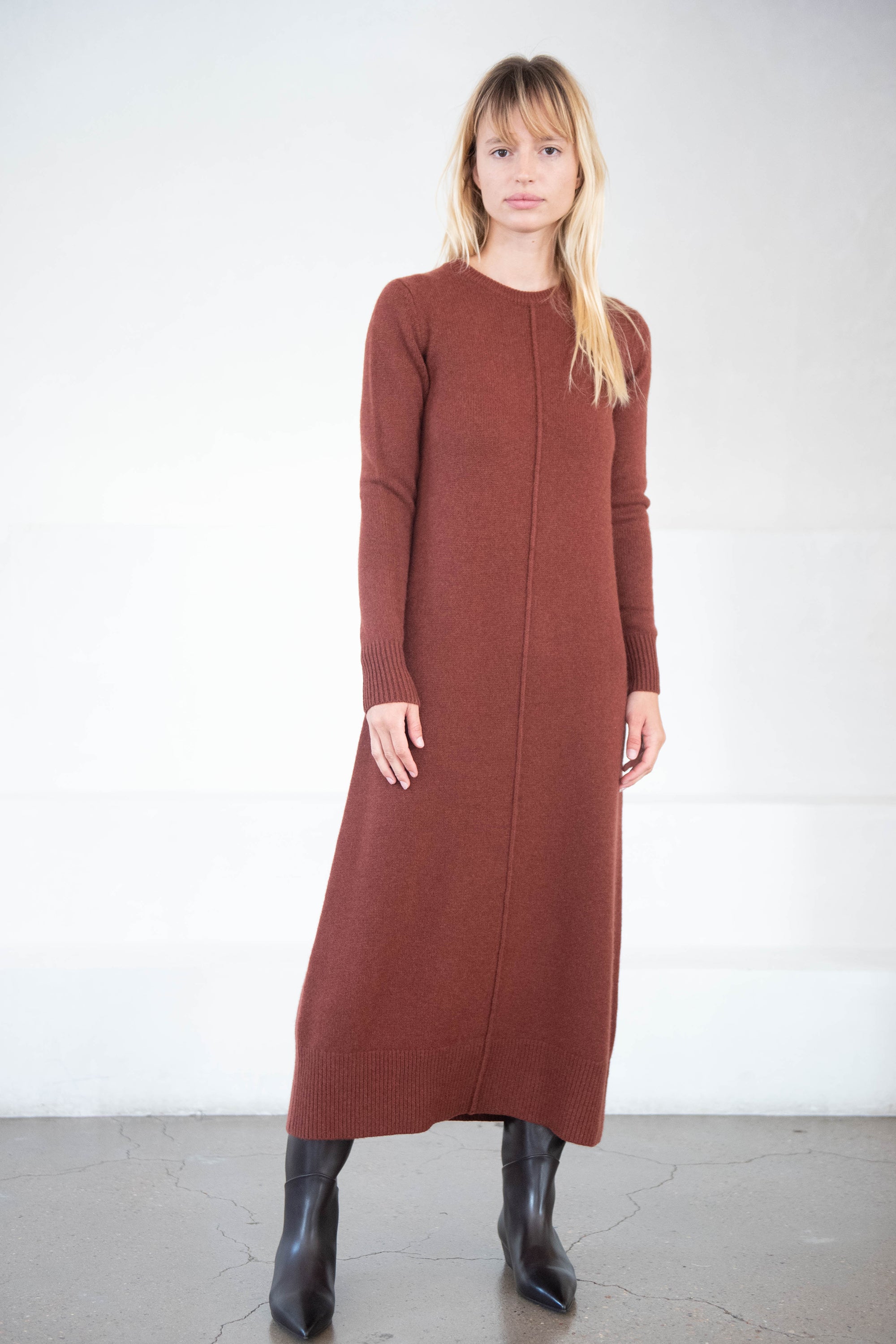 SEAMED SWEATER DRESS, currant