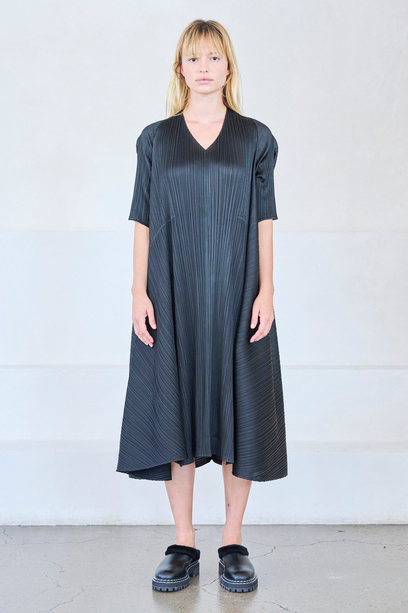 Pleats Please by Issey Miyake – Kick Pleat