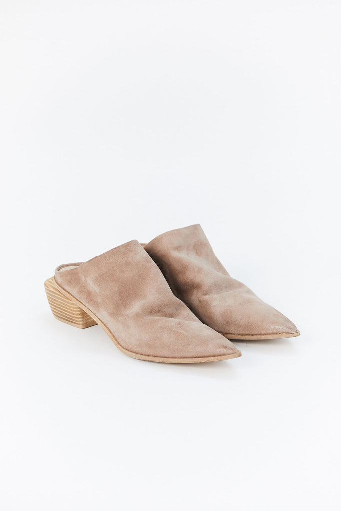 SHOES – Kick Pleat