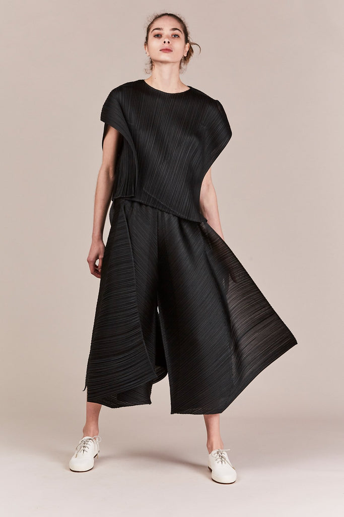 CLOTHING – Kick Pleat