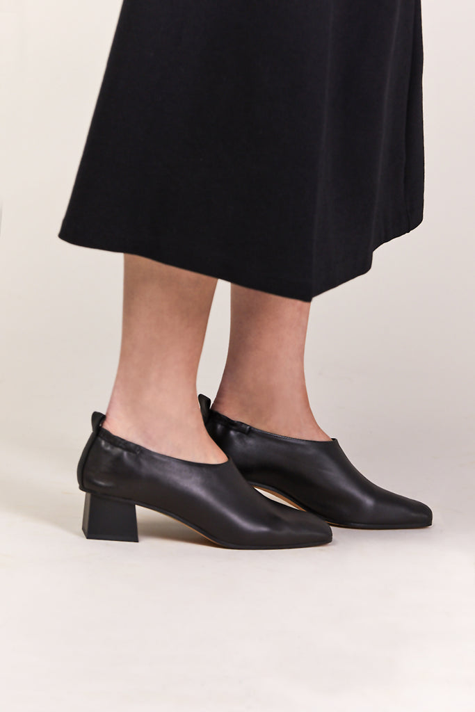 SHOES – Kick Pleat