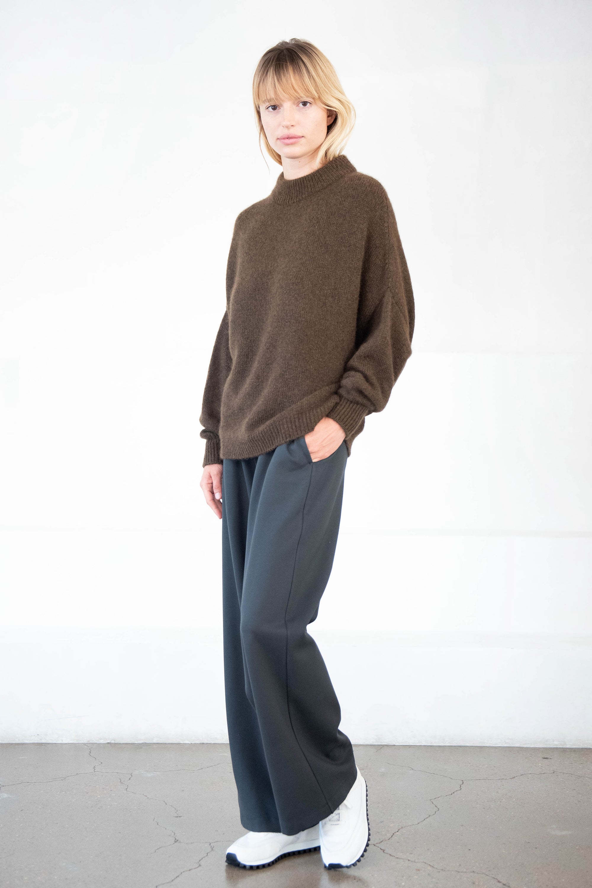 STRAIGHT EASY PANT, charcoal