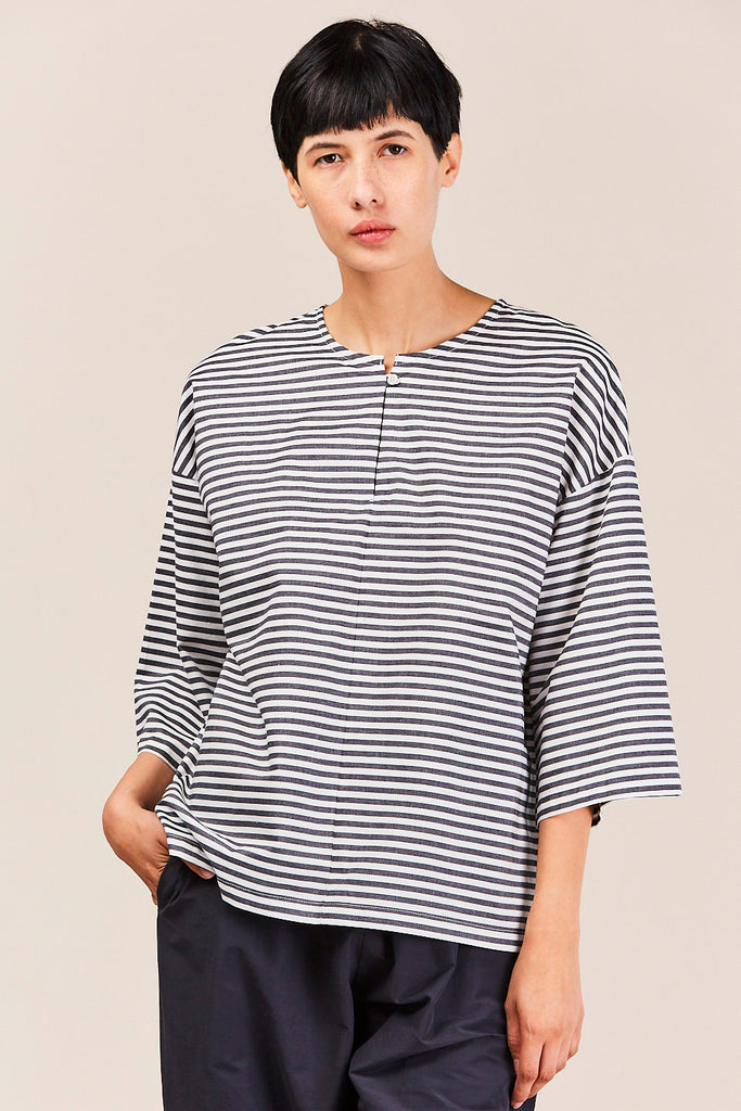 ALL TOPS – Kick Pleat