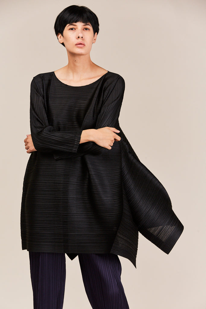 Pleats Please by Issey Miyake – Kick Pleat