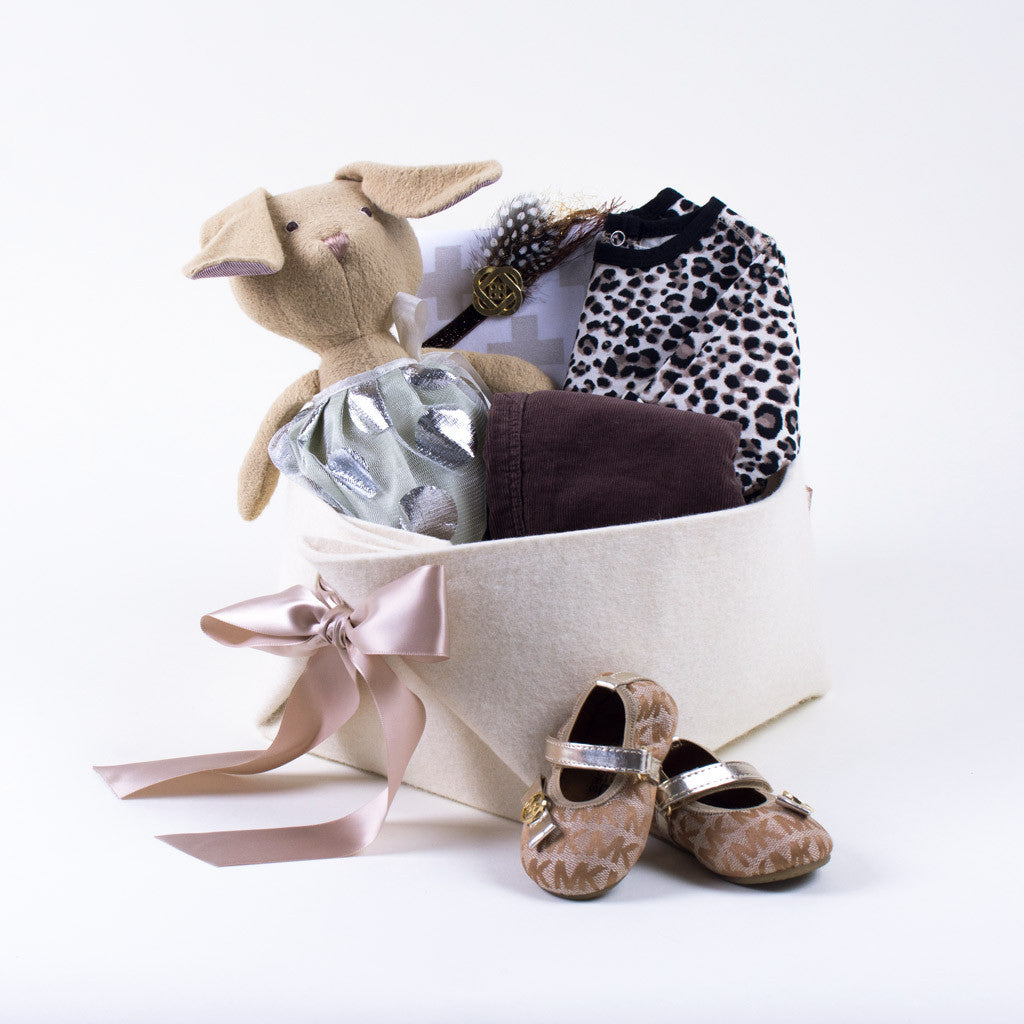 Little Principessa - Luxurious Baby Girl Gift Basket – Bonjour Baby Baskets  - Luxury Baby Gifts