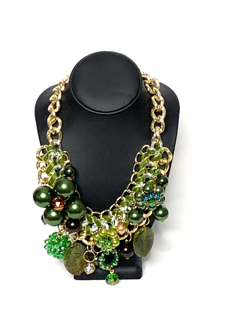 Glamour Green Necklace Set – Social Butterfly Boutique