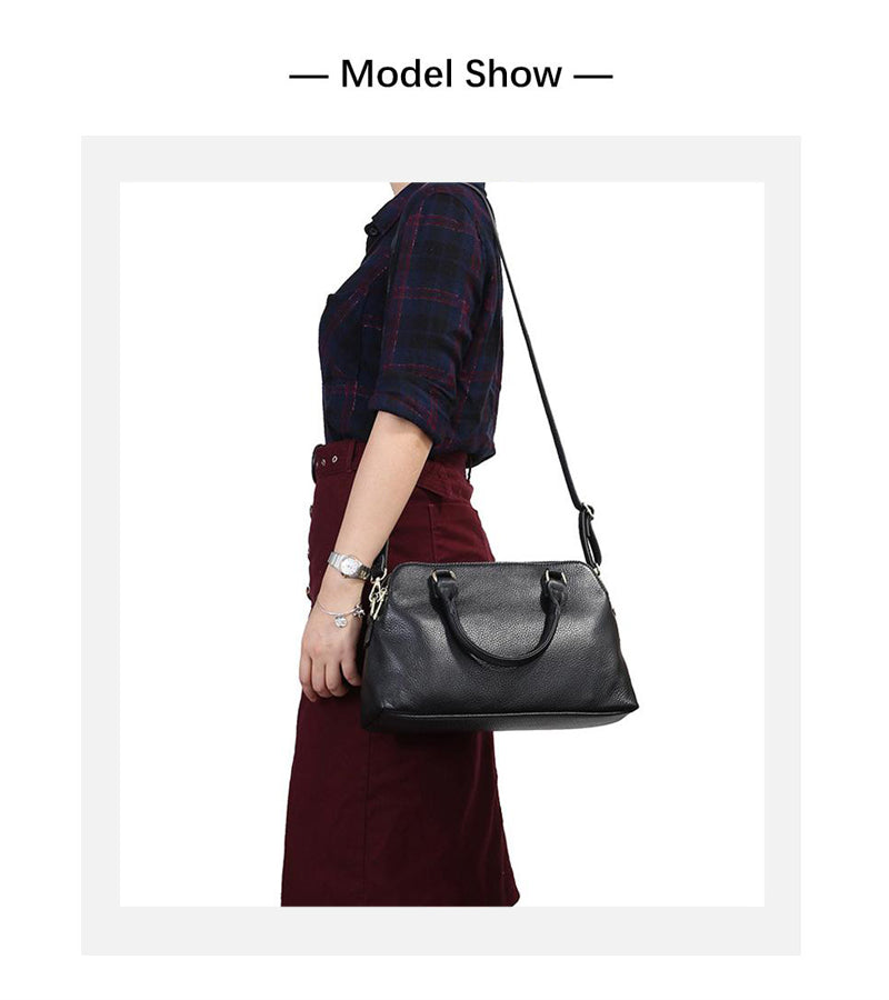 Fashionable women cross shoulder bag