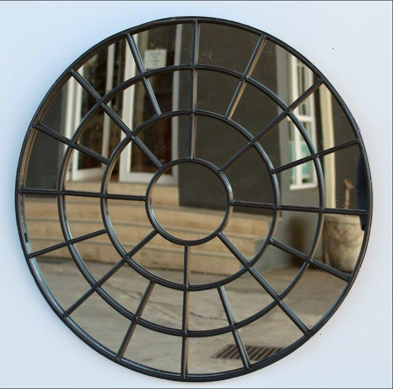 Round gold metal leaf detail mirror – NetDécor