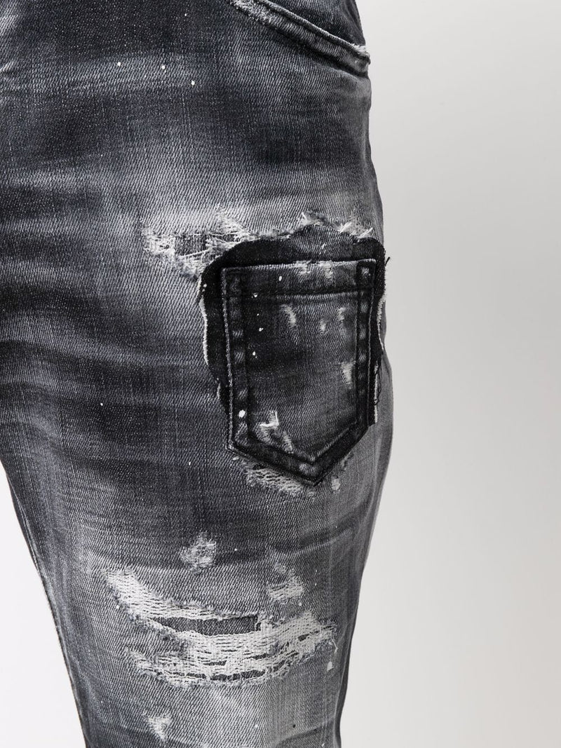 MID-RISE DISTRESSED JEANS