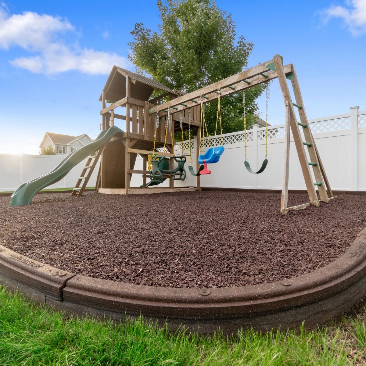 Image of Brown rubber mulch bulk