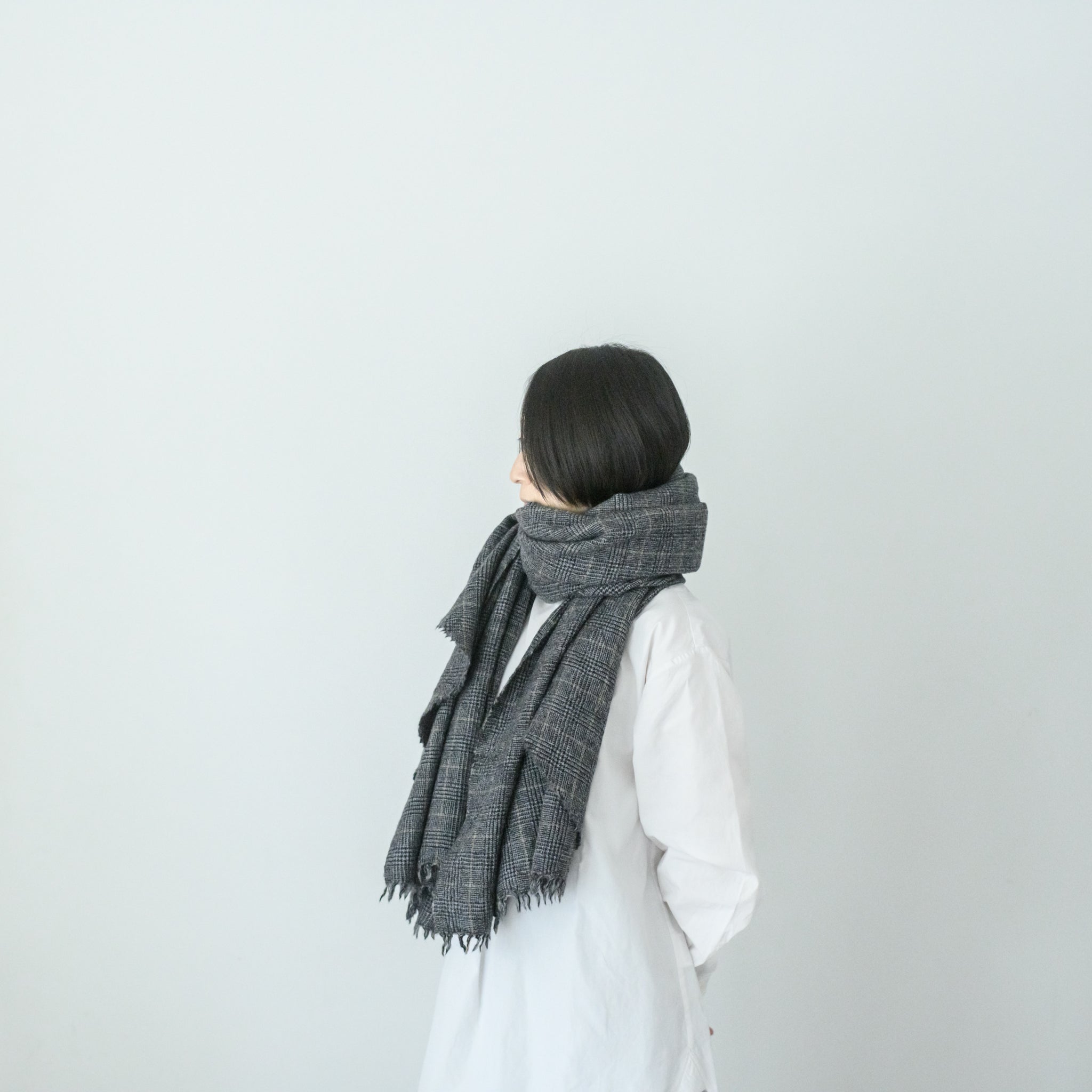 LOCALLY｜glencheck semicircle cut stole