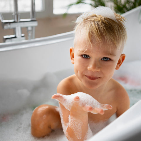 Unbedenkliches und sicheres Kindershampoo für Babys und Kleinkinder