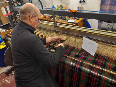 Weaving harris Tweed