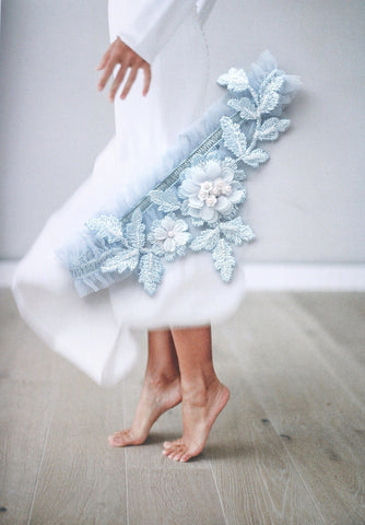 5 reasons why you should wear a garter on your wedding day. - Megan Therese  Couture