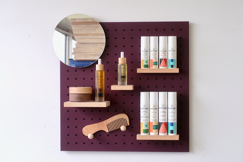 Wall shelf for the bathroom