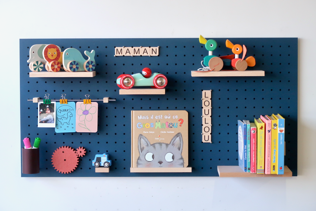 Pegboard pour ranger une chambre d'enfants