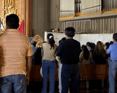 peregrinos en la basilica de nuestra senora de guadalupe