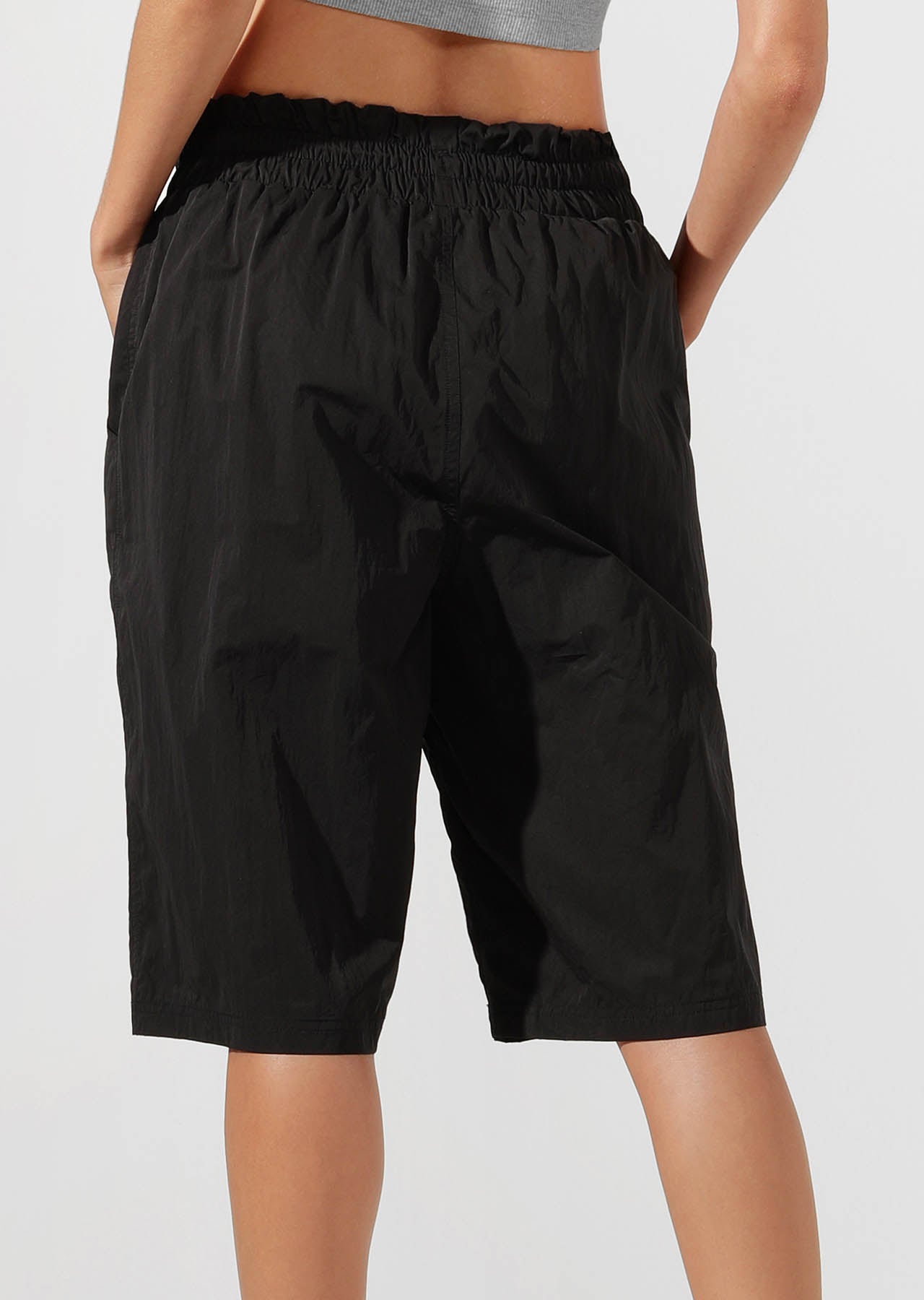 Lorna Jane Alpha Paperbag Waist 3/4 Shorts in Black