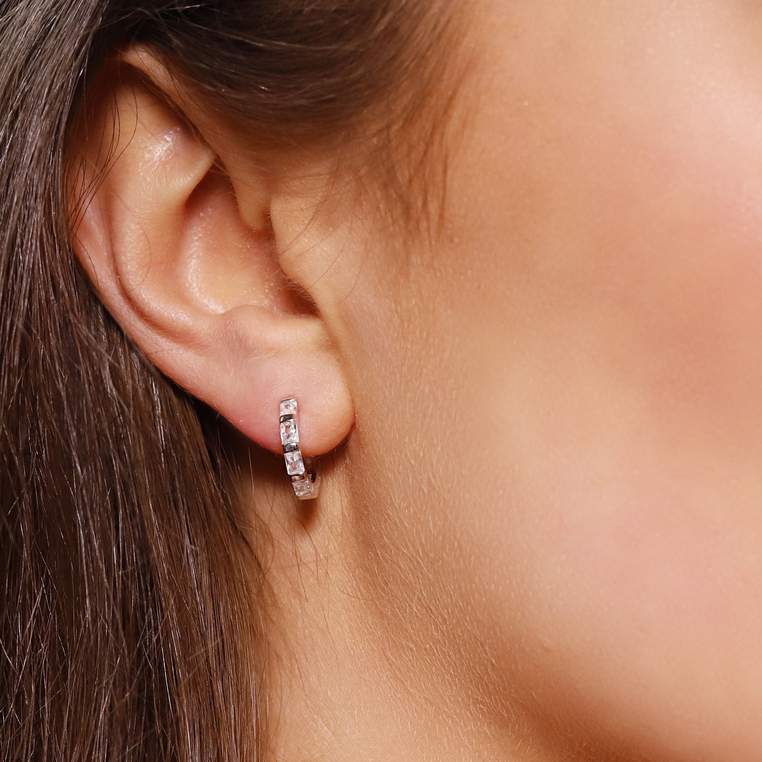 1Pc Small Hoop Earrings , Gold CZ Hoop Earrings,Huggie Hoop Earrings,Cartilage  Earrings,Minimalist Earrings